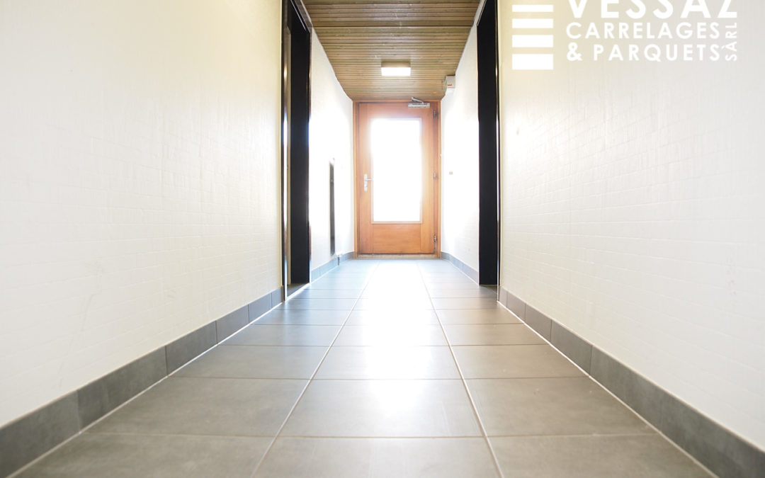 Rénovation d’un couloir d’entrée de bâtiment à Avenches