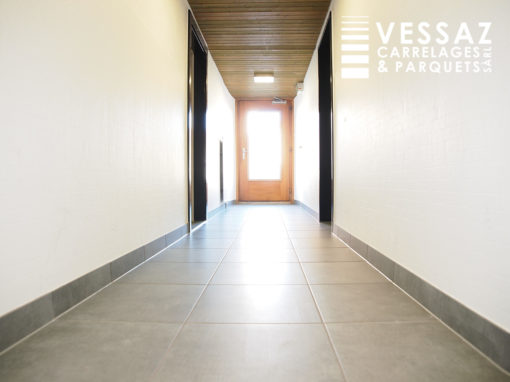 Rénovation d’un couloir d’entrée de bâtiment à Avenches